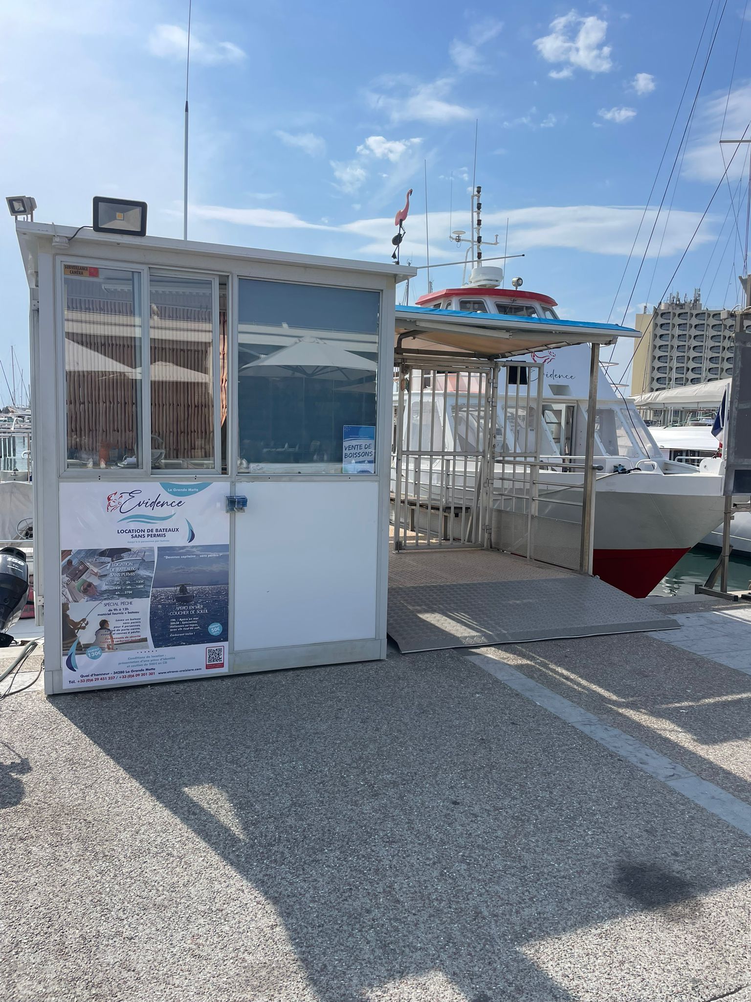 Location et privatisation d'un semi-rigide de 12 places avec Étrave Croisières à la Grande Motte